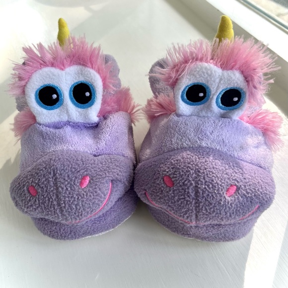 Stompeez Kids Unicorn Slippers Purple & Pink Size Medium Plush Slipper Shoes - Picture 2 of 16